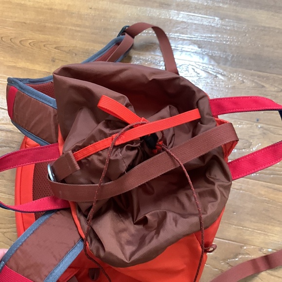 Patagonia Linked 16L backpack - Picture 8 of 10